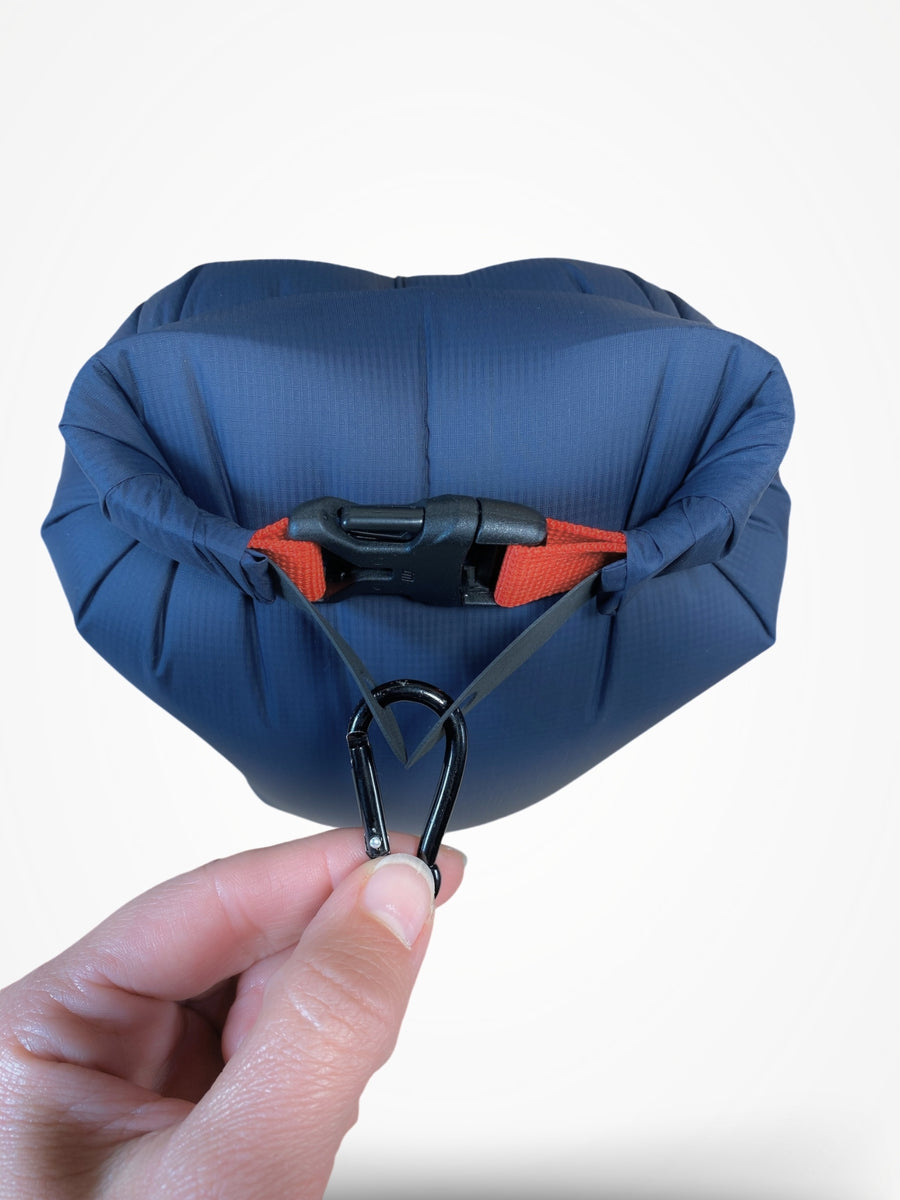 NORDKAMM® Profi Dry Bag 5L/10L/15L, Ultralichte DryBag met 10.000 mm waterkolom, Ideaal als pakzak voor rugzakken, Waterdichte zak gemaakt van ROBIC® Performance Nylon NORDKAMM® Profi Dry Bag 5L/10L/15L, Ultralichte DryBag met 10.000 mm waterkolom, Ideaal als pakzak voor rugzakken, Waterdichte zak gemaakt van ROBIC® Performance Nylon