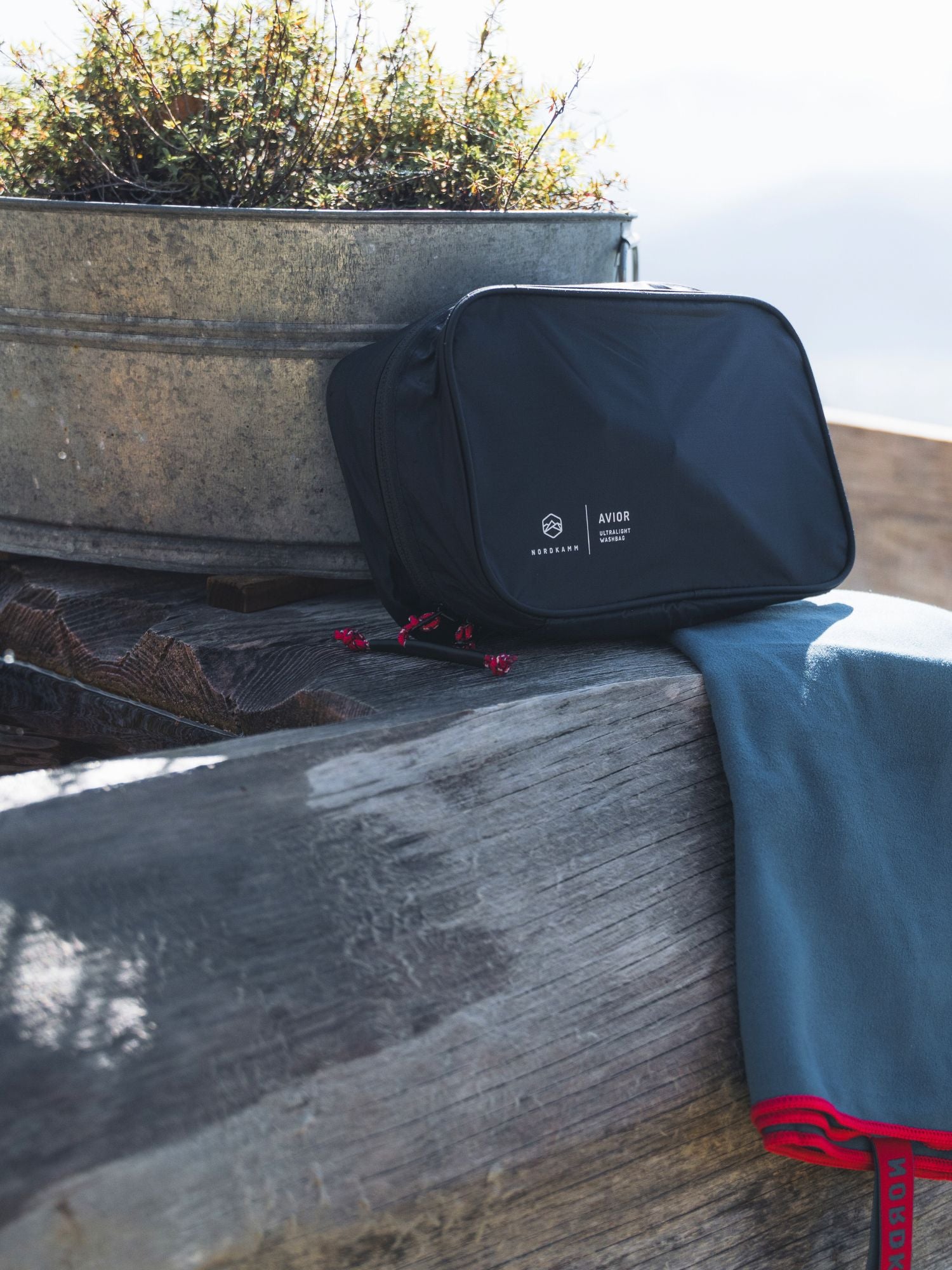 Kulturbeutel zum Aufhängen, AVIOR